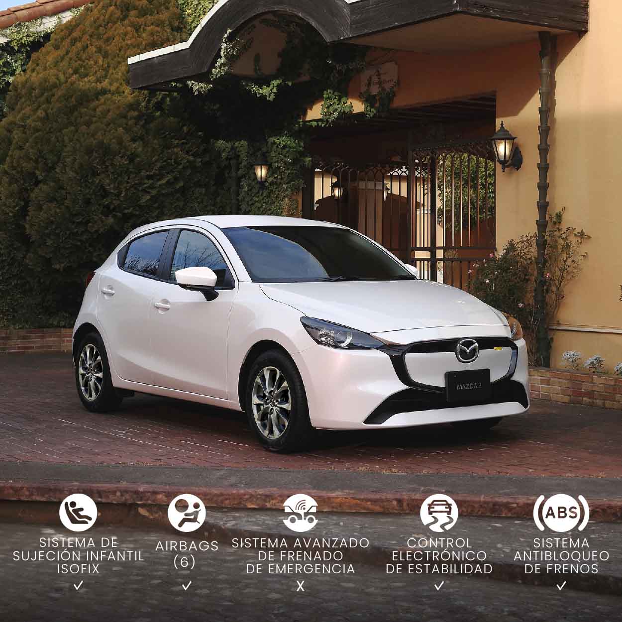 Carro Mazda 2 Sport  color blanco vista lateral